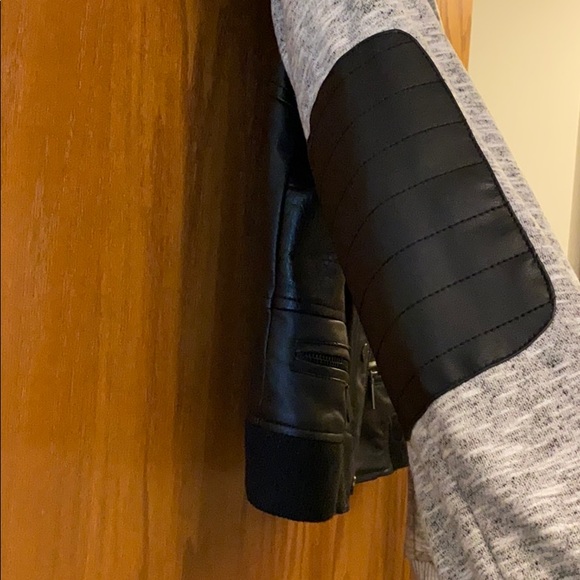 Faux leather bomber jacket with sweater sleeves - Picture 5 of 10